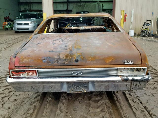 1X27K2W279967 - 1972 CHEVROLET NOVA RED photo 10