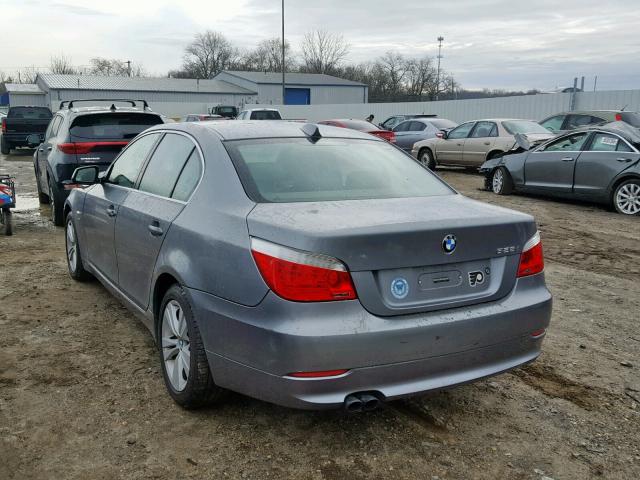 WBANV1C5XAC389036 - 2010 BMW 528 XI GRAY photo 3