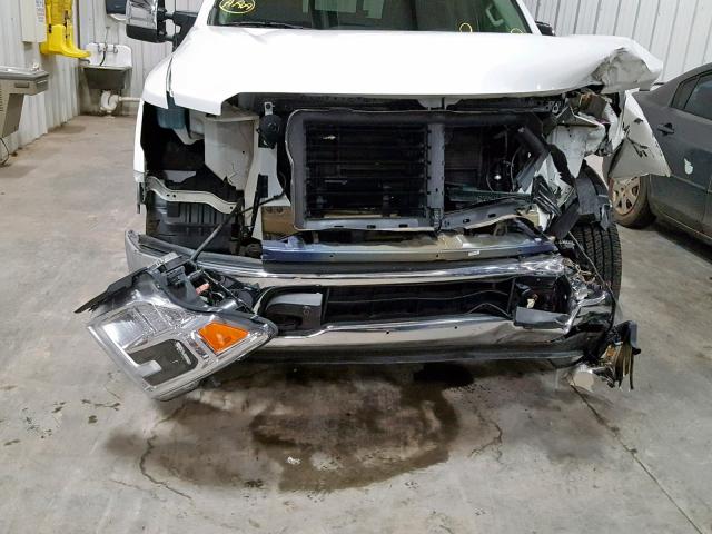 1N6AA1E59HN558713 - 2017 NISSAN TITAN SV WHITE photo 9