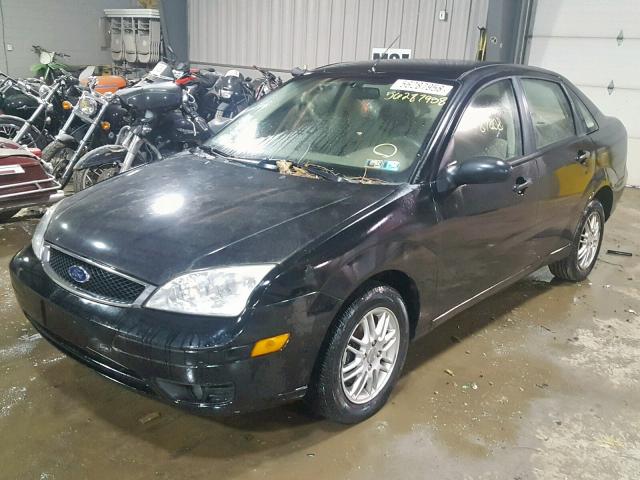 1FAFP34N36W168448 - 2006 FORD FOCUS ZX4 BLACK photo 2