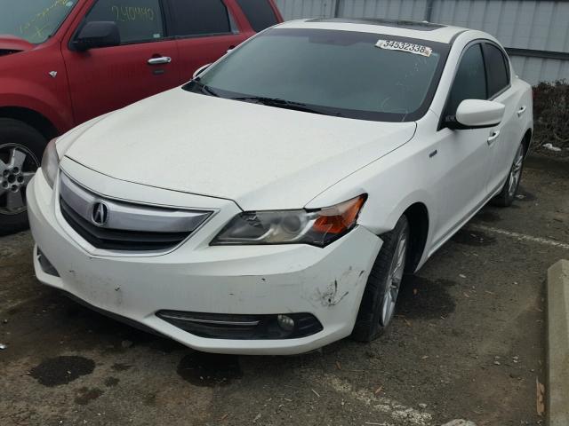 19VDE3F39DE302401 - 2013 ACURA ILX HYBRID WHITE photo 2