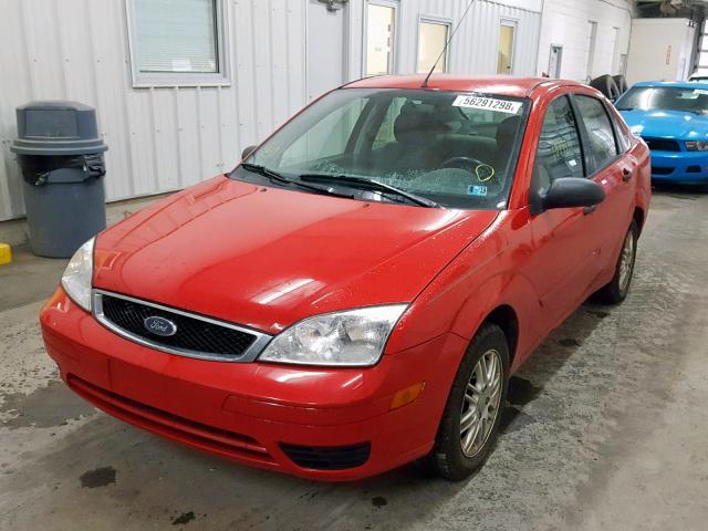 1FAFP34N76W163639 - 2006 FORD FOCUS ZX4 RED photo 2