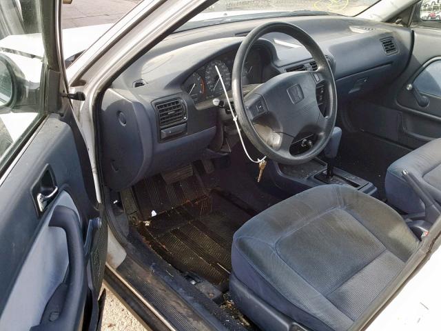 JHMCB7642NC053877 - 1992 HONDA ACCORD DX WHITE photo 9