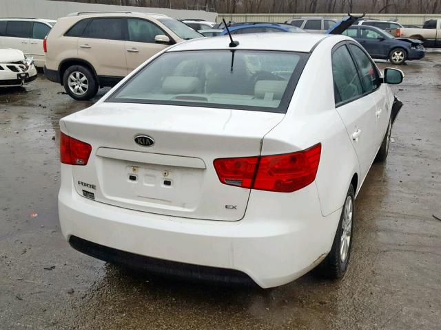 KNAFU4A21B5391149 - 2011 KIA FORTE EX WHITE photo 4