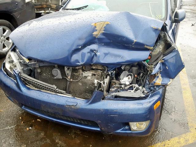 JTHBD192620061314 - 2002 LEXUS IS 300 BLUE photo 9