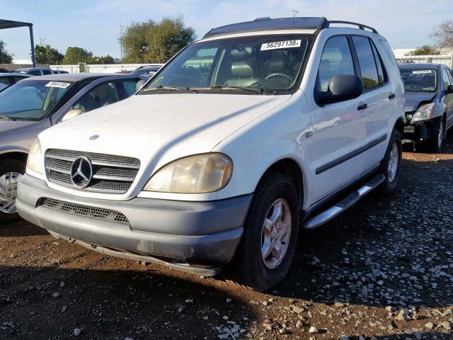 4JGAB54E4XA087046 - 1999 MERCEDES-BENZ ML 320 WHITE photo 2