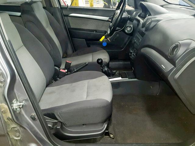 KL1TD6DE0AB134269 - 2010 CHEVROLET AVEO LS GRAY photo 5