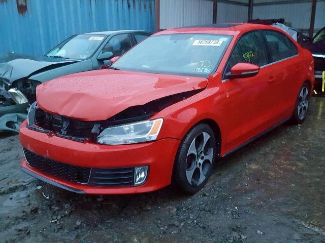 3VW5A7AJ0CM073533 - 2012 VOLKSWAGEN JETTA GLI RED photo 2