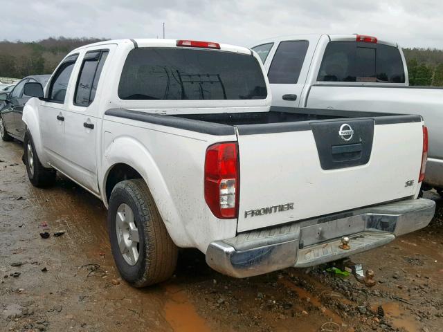 1N6AD07U97C447207 - 2007 NISSAN FRONTIER C WHITE photo 3