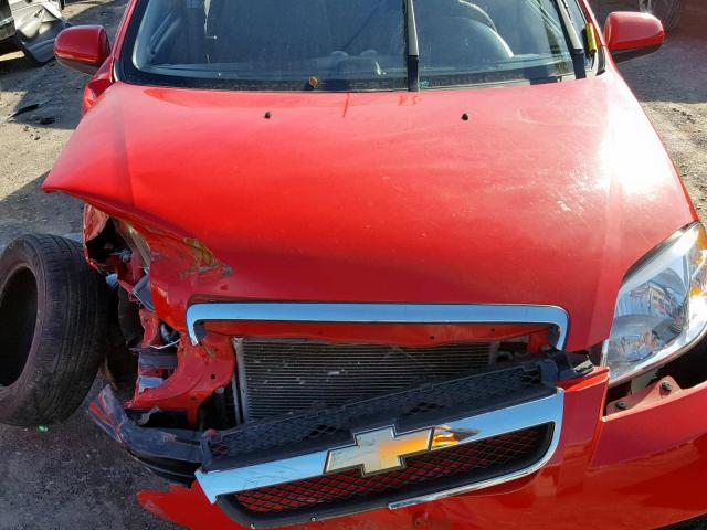KL1TD56E39B343881 - 2009 CHEVROLET AVEO LS RED photo 7