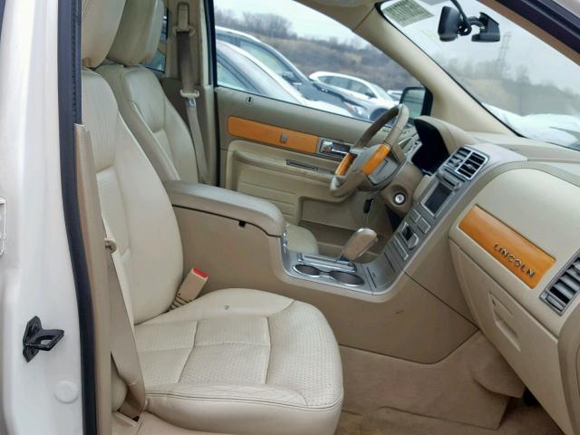 2LMDU88C97BJ11254 - 2007 LINCOLN MKX CREAM photo 5