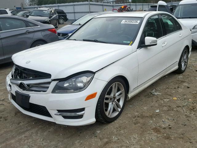 WDDGF4HB0DR266457 - 2013 MERCEDES-BENZ C 250 WHITE photo 2