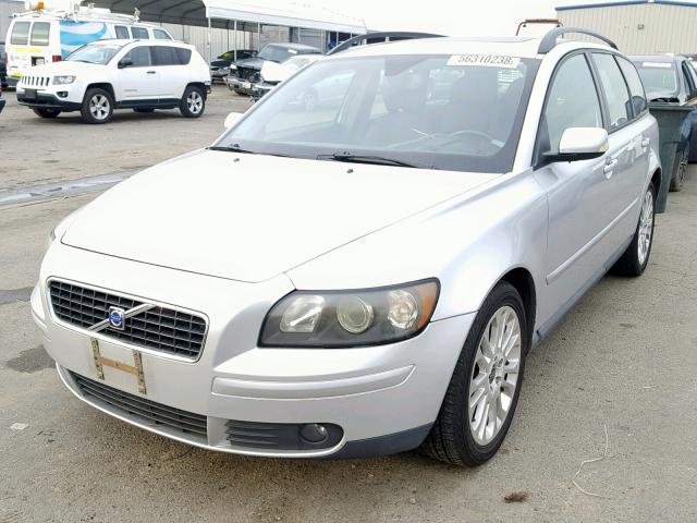 YV1MW682552040637 - 2005 VOLVO V50 T5 SILVER photo 2