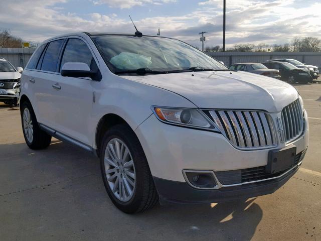 2LMDJ6JK3BBJ23651 - 2011 LINCOLN MKX WHITE photo 1