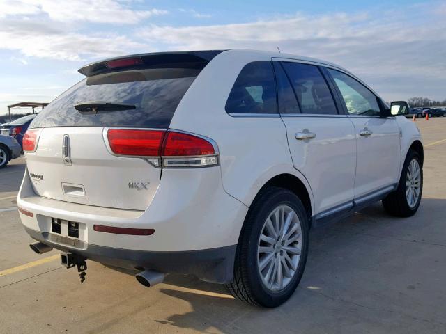 2LMDJ6JK3BBJ23651 - 2011 LINCOLN MKX WHITE photo 4