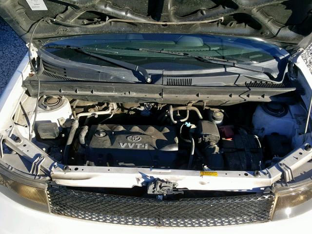 JTLKT324350181947 - 2005 TOYOTA SCION XB WHITE photo 7