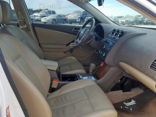 1N4BL21E58N435591 - 2008 NISSAN ALTIMA 3.5 WHITE photo 5