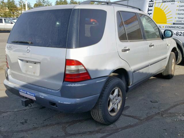 4JGAB54E4XA062373 - 1999 MERCEDES-BENZ ML 320 GRAY photo 4