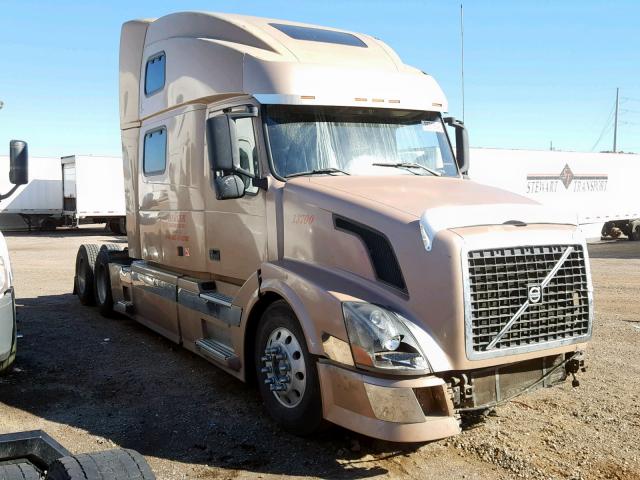 4V4NC9GHX5N374692 - 2005 VOLVO VN VNL GOLD photo 1