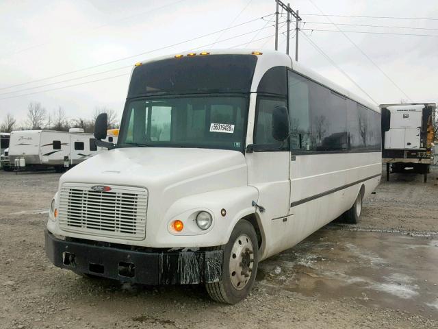 4UZAAZBW62CK13541 - 2002 FREIGHTLINER CHASSIS FB WHITE photo 2