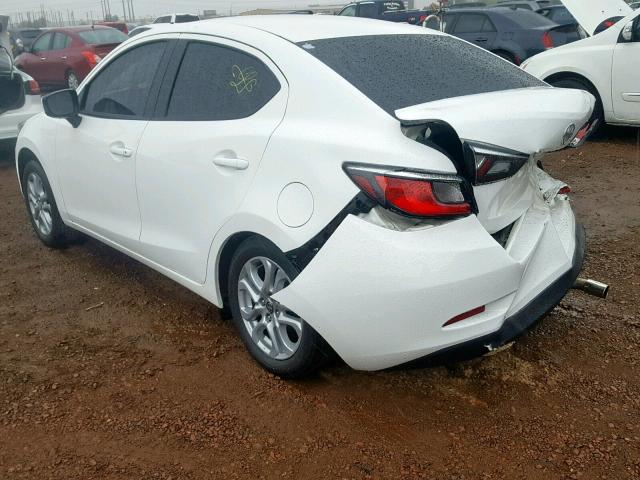 3MYDLBZV1GY136903 - 2016 TOYOTA SCION IA WHITE photo 3