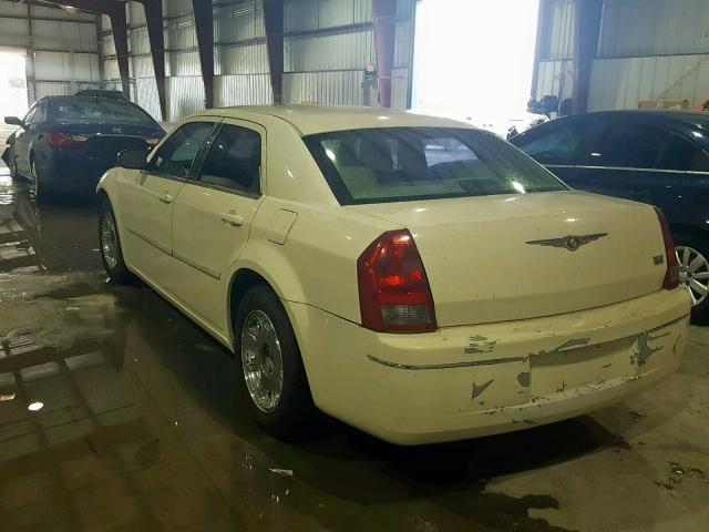 2C3JA53G35H114105 - 2005 CHRYSLER 300 TOURIN WHITE photo 3