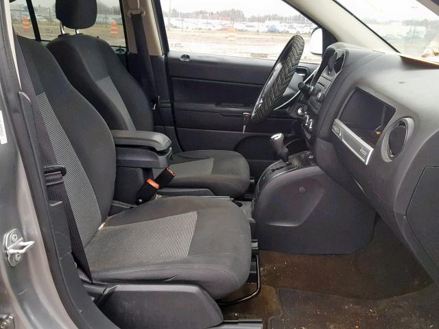 1C4NJCBA8GD687516 - 2016 JEEP COMPASS SP ვერცხლისფერი ფოტო 5