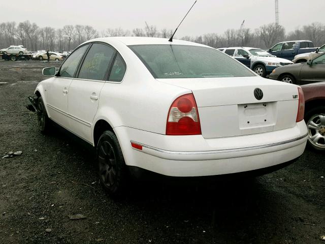 WVWPD63B23P090590 - 2003 VOLKSWAGEN PASSAT GLS WHITE photo 3