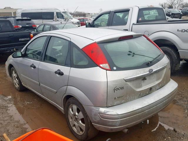 3FAFP37352R167518 - 2002 FORD FOCUS ZX5 SILVER photo 3