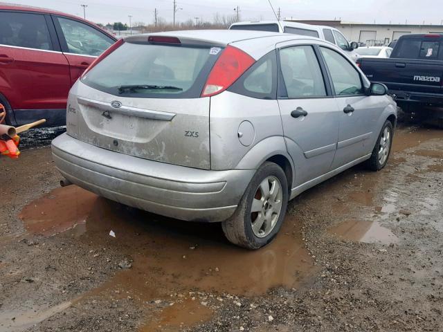 3FAFP37352R167518 - 2002 FORD FOCUS ZX5 SILVER photo 4