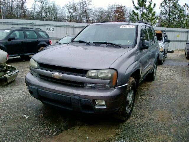 1GNDS13S952362801 - 2005 CHEVROLET TRAILBLAZE GRAY photo 2