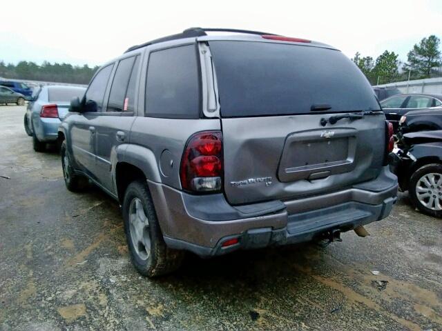 1GNDS13S952362801 - 2005 CHEVROLET TRAILBLAZE GRAY photo 3