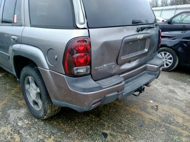 1GNDS13S952362801 - 2005 CHEVROLET TRAILBLAZE GRAY photo 9