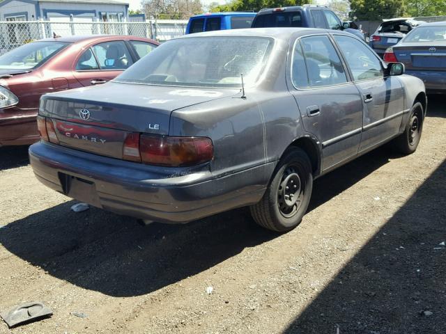 4T1BG12K9TU940668 - 1996 TOYOTA CAMRY DX GRAY photo 4