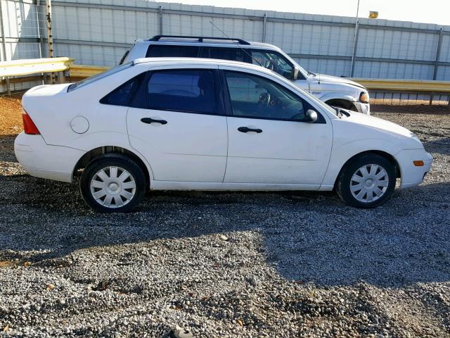 1FAFP34N56W172274 - 2006 FORD FOCUS ZX4 WHITE photo 9