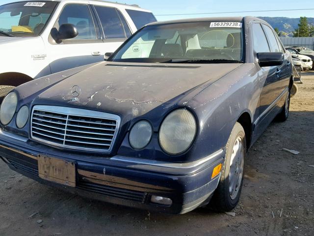 WDBJF65H1XA825813 - 1999 MERCEDES-BENZ E 320 PURPLE photo 2