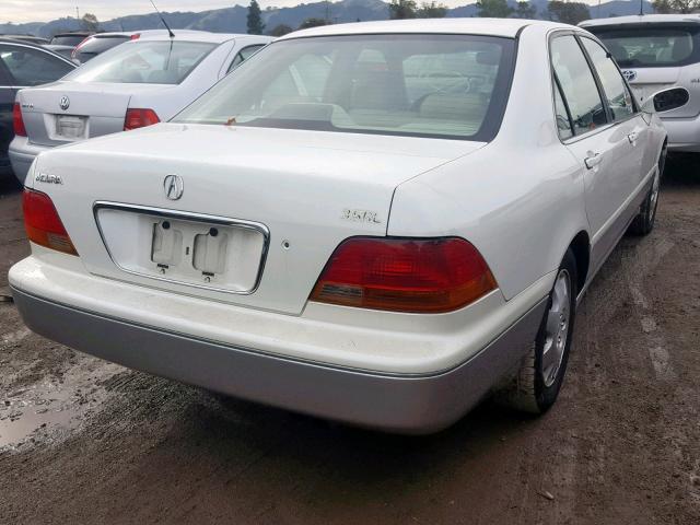 JH4KA9682WC009585 - 1998 ACURA 3.5RL SE WHITE photo 4