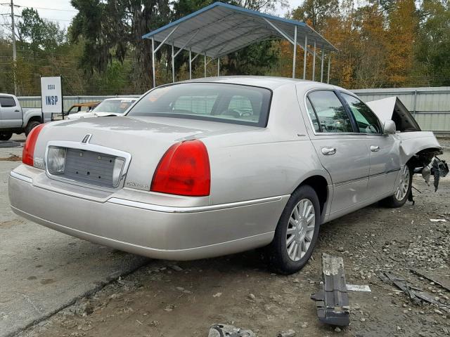 1LNHM81W73Y690680 - 2003 LINCOLN TOWN CAR E SILVER photo 4