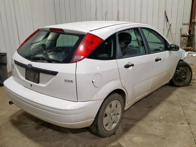 1FAFP37N86W147218 - 2006 FORD FOCUS ZX5 WHITE photo 4