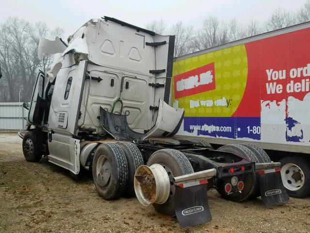 3AKJHHDR7KSKB2408 - 2019 FREIGHTLINER CASCADIA 1 WHITE photo 3