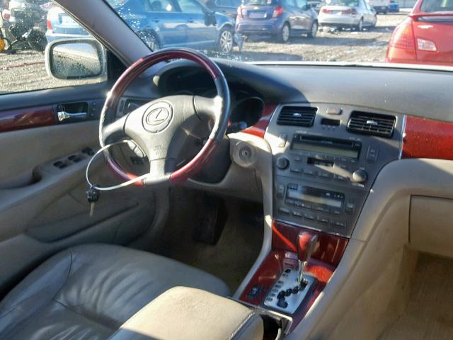 JTHBF30G730116918 - 2003 LEXUS ES 300 SILVER photo 9