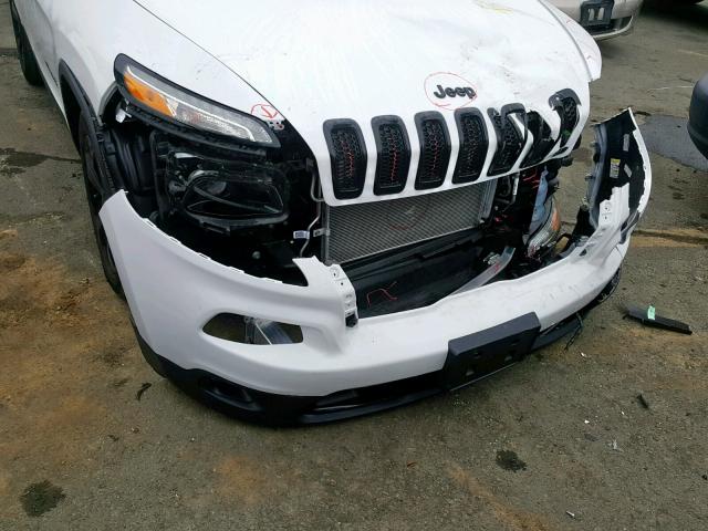 1C4PJLCB7JD540059 - 2018 JEEP CHEROKEE L WHITE photo 9