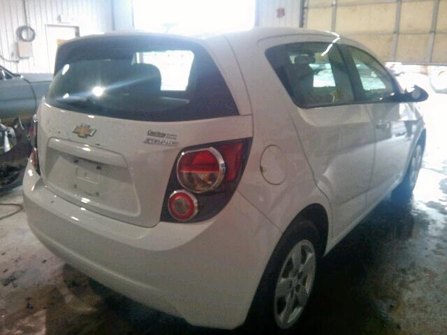 1G1JA6SG5G4153113 - 2016 CHEVROLET SONIC LS WHITE photo 4