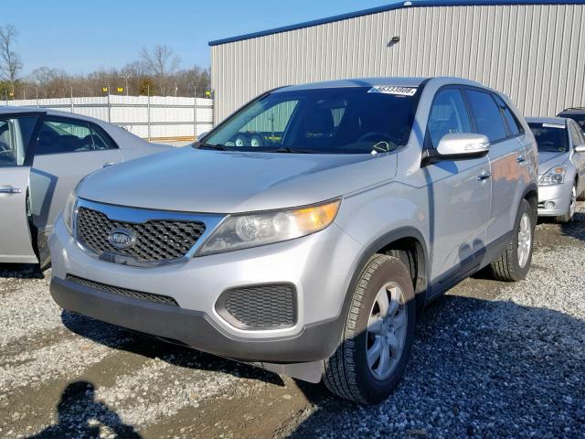 5XYKT3A12BG049657 - 2011 KIA SORENTO BA SILVER photo 2