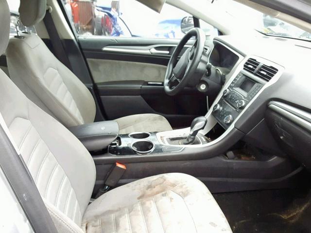 3FA6P0G72DR138658 - 2013 FORD FUSION S SILVER photo 5