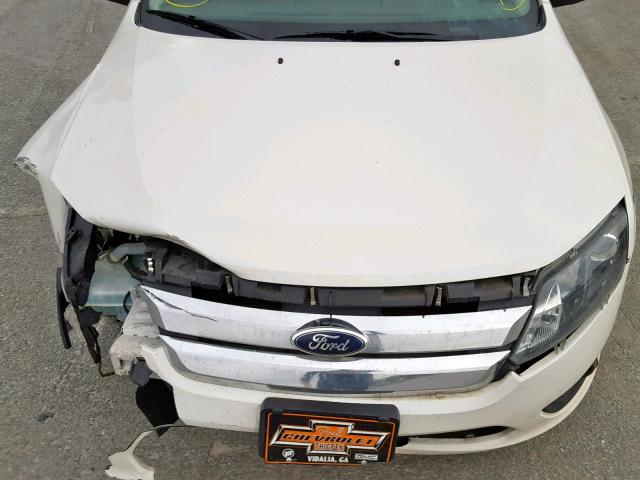 3FAHP0GA5CR445423 - 2012 FORD FUSION S WHITE photo 7