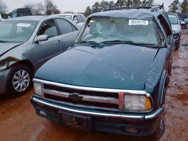 1GNCS13W1T2122900 - 1996 CHEVROLET BLAZER GREEN photo 9