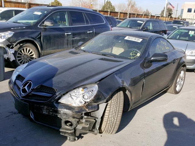 WDBWK54FX9F190379 - 2009 MERCEDES-BENZ SLK 300 BLACK photo 2