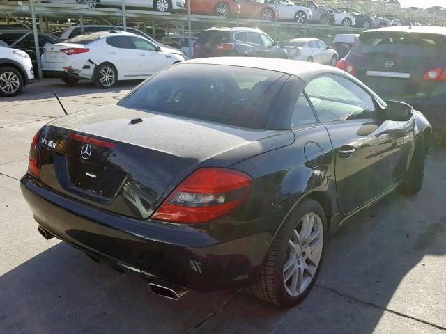 WDBWK54FX9F190379 - 2009 MERCEDES-BENZ SLK 300 BLACK photo 4