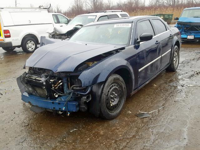 2C3JA43R05H133125 - 2005 CHRYSLER 300 BLUE photo 2